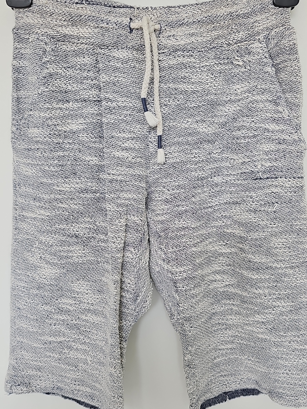 art class Light White & Navy Blue Marled Drawstring Shorts Boys Sz M 8/10